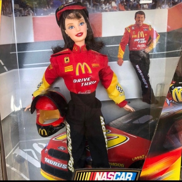 Barbie Collectors Edition Nascar Official #94 - Picture 2 of 6